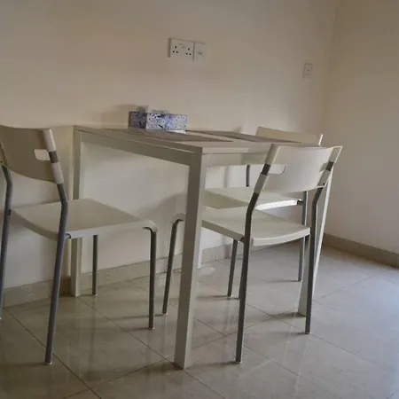 Entire 1-bedroom Centrally Located לימסול