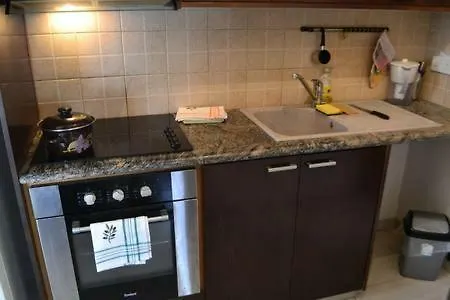 Entire 1-bedroom Centrally Located דירה לימסול